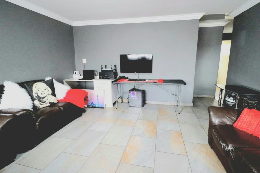 3 Bedroom Property for Sale in Woodlands Western Cape